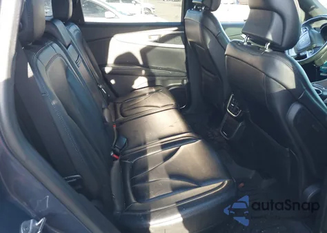 2019 Lincoln Nautilus Standard z USA, uszkodzony, nr VIN 2LMPJ8J92KBL66776